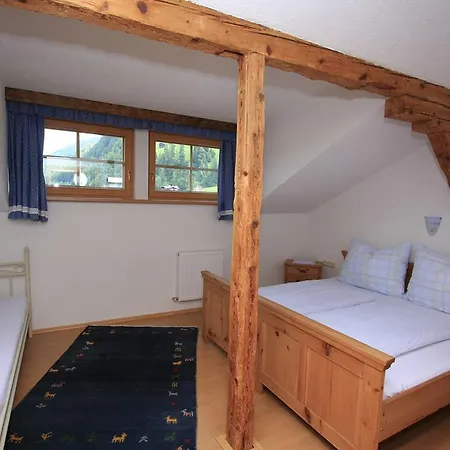 Hoellwarth Apartment *
