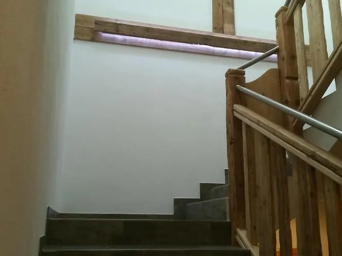 Hoellwarth * ستام